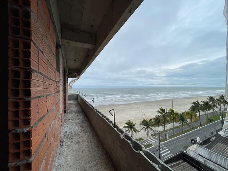 EXCELENTE APARTAMENTO EM CONSTRUÇÃO, FRENTE MAR E LAZER COMPLETO — foto 4