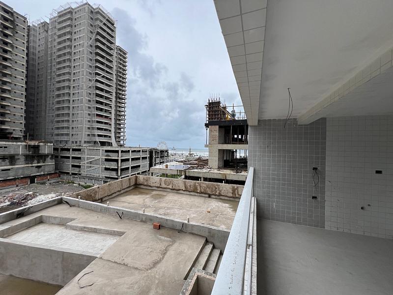 BELÍSSIMO APARTAMENTO, À 150m DO MAR E ESPAÇO DE LAZER — foto 3