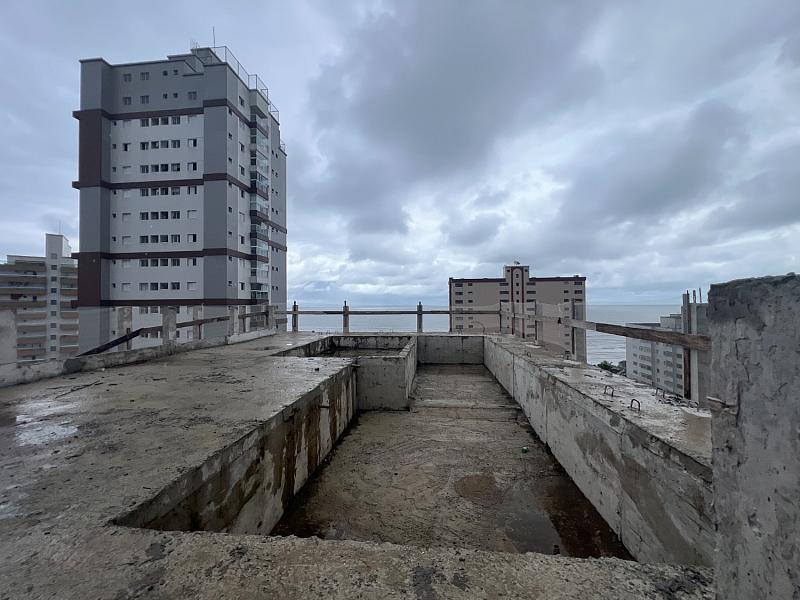 BELÍSSIMO APARTAMENTO, À 150m DO MAR E ESPAÇO PARA LAZER — foto 2