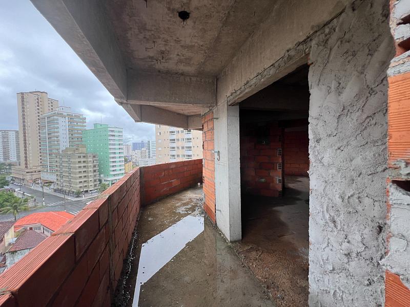 BELÍSSIMO APARTAMENTO, À 150m DO MAR E ESPAÇO PARA LAZER — foto 3