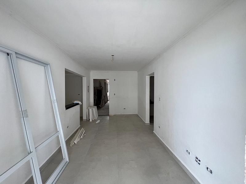 BELÍSSIMO APARTAMENTO, À 40m DO MAR E LAZER COMPLETO — foto 4