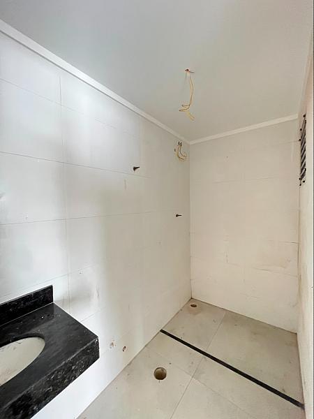 BELÍSSIMO APARTAMENTO, À 40m DO MAR E LAZER COMPLETO — foto 9