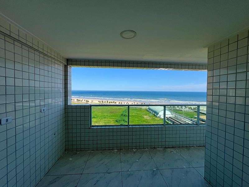 BELÍSSIMO APARTAMENTO, À 50m DO MAR E LAZER — foto 3