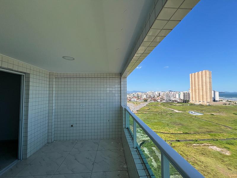 BELÍSSIMO APARTAMENTO, À 50m DO MAR E LAZER — foto 2