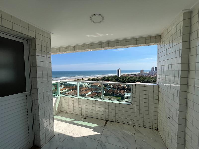 BELÍSSIMO APARTAMENTO, À 50m DO MAR E LAZER — foto 3