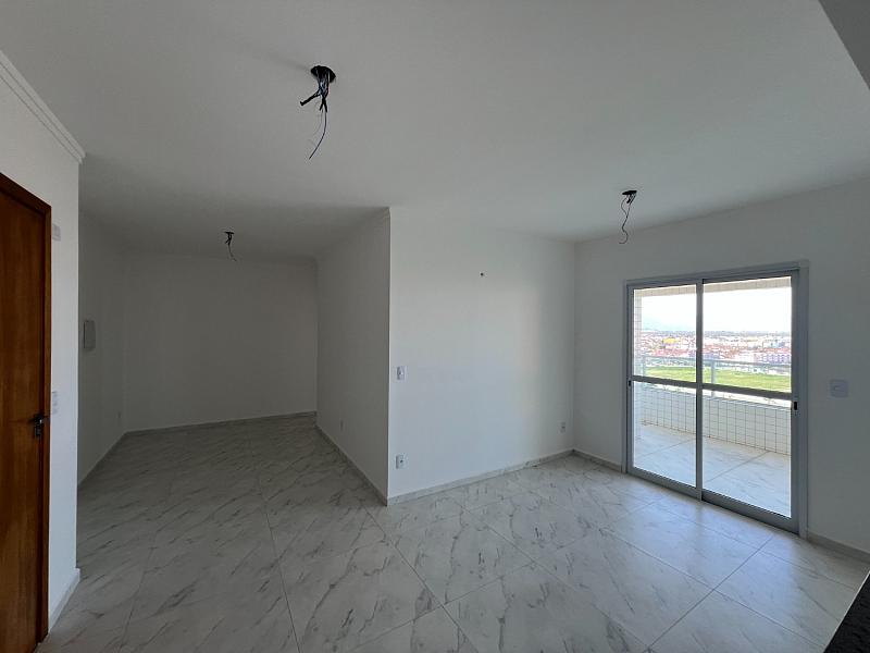 BELÍSSIMO APARTAMENTO, À 50m DO MAR E LAZER — foto 3