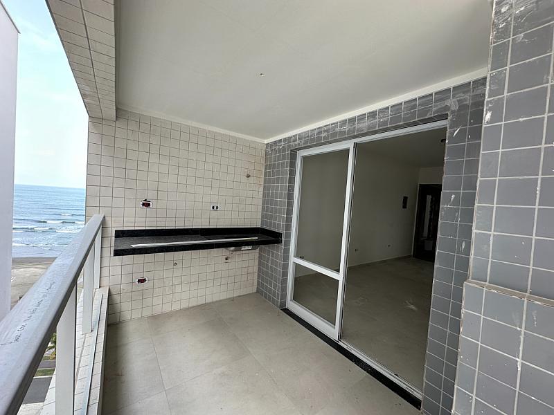 BELÍSSIMO APARTAMENTO, À 50m DO MAR E LAZER COMPLETO — foto 4