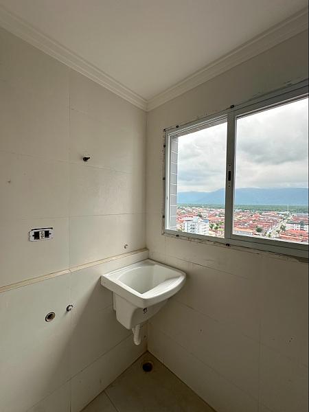 BELÍSSIMO APARTAMENTO, À 50m DO MAR E LAZER COMPLETO — foto 11