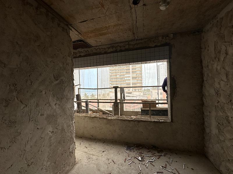 BELÍSSIMO APARTAMENTO, À 50m DO MAR E LAZER COMPLETO — foto 6