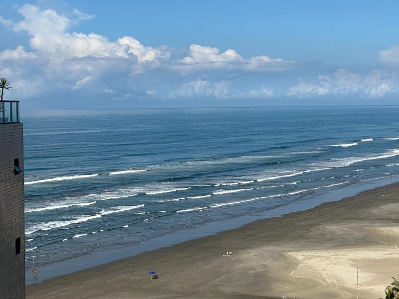 BELÍSSIMO LANÇAMENTO, À 50m DO MAR E LAZER COMPLETO — foto 7