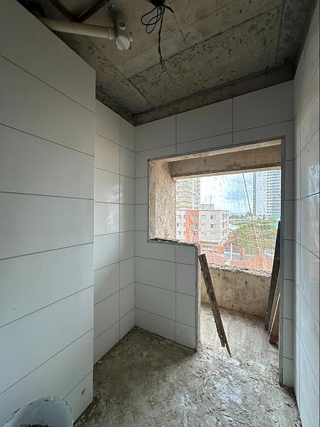 BELÍSSIMO APARTAMENTO, À 50m DO MAR E LAZER COMPLETO — foto 9