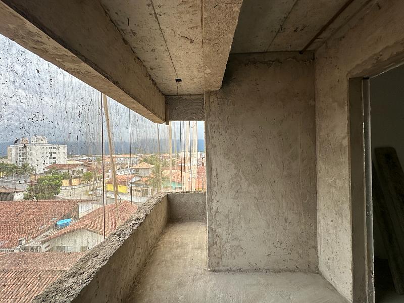 BELÍSSIMO APARTAMENTO, À 50m DO MAR E LAZER COMPLETO — foto 4