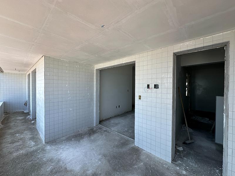 BELÍSSIMO APARTAMENTO, FRENTE MAR E LAZER COMPLETO — foto 6