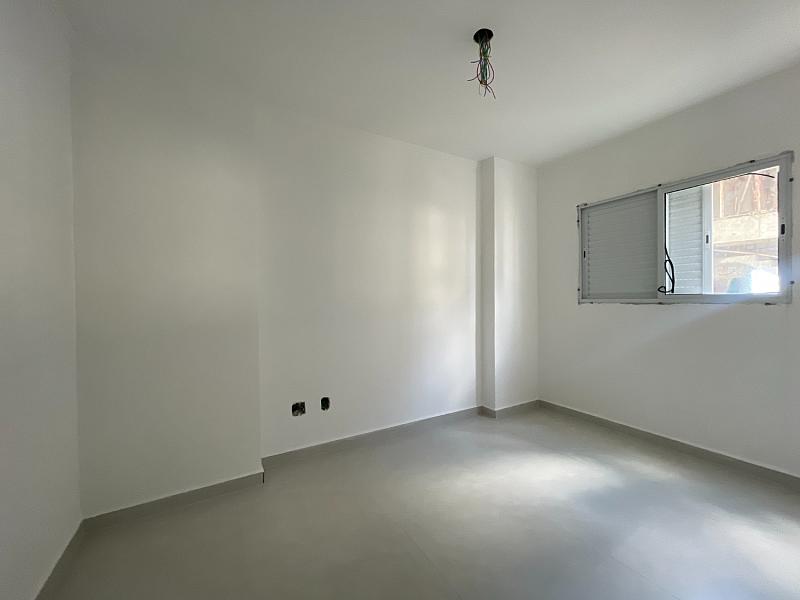 BELÍSSIMO APARTAMENTO, À 150m DO MAR E ESPAÇO DE LAZER — foto 9