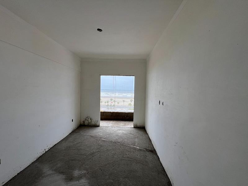 BELÍSSIMO APARTAMENTO, À 50M DO MAR E LAZER COMPLETO — foto 16