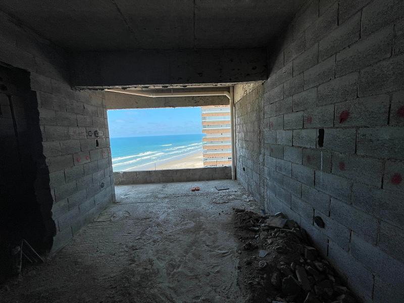 EXCELENTE COBERTURA DUPLEX, À 50m DO MAR E LAZER COMPLETO — foto 3