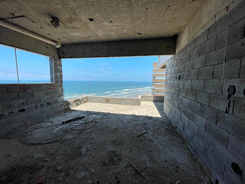 EXCELENTE COBERTURA DUPLEX, À 50m DO MAR E LAZER COMPLETO — foto 4