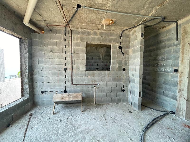 EXCELENTE COBERTURA DUPLEX, À 50m DO MAR E LAZER COMPLETO — foto 3