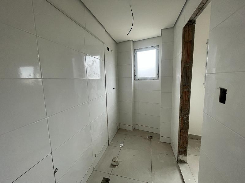 BELÍSSIMO APARTAMENTO, À 100M DO MAR E LAZER COMPLETO — foto 6