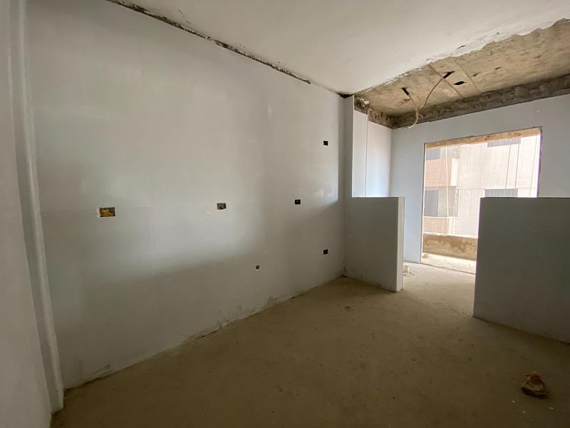 BELÍSSIMO APARTAMENTO, À 50m DO MAR E LAZER COMPLETO — foto 3