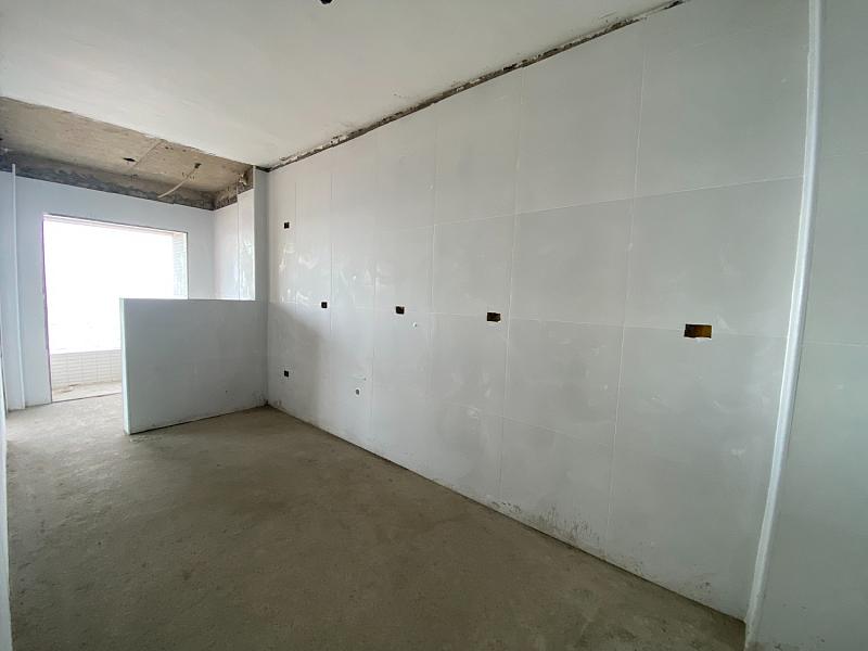 BELÍSSIMO APARTAMENTO, À 50m DO MAR E LAZER COMPLETO — foto 4