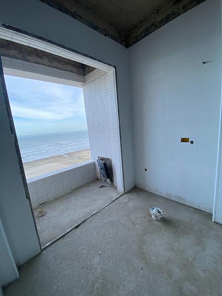 BELÍSSIMO APARTAMENTO, À 50m DO MAR E LAZER COMPLETO — foto 5