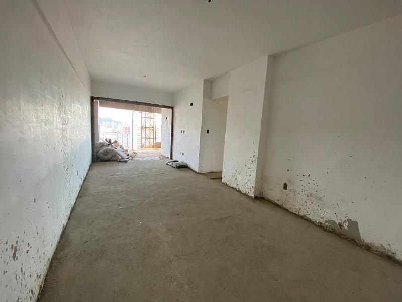 BELÍSSIMO APARTAMENTO, À 50m DO MAR E LAZER COMPLETO — foto 4