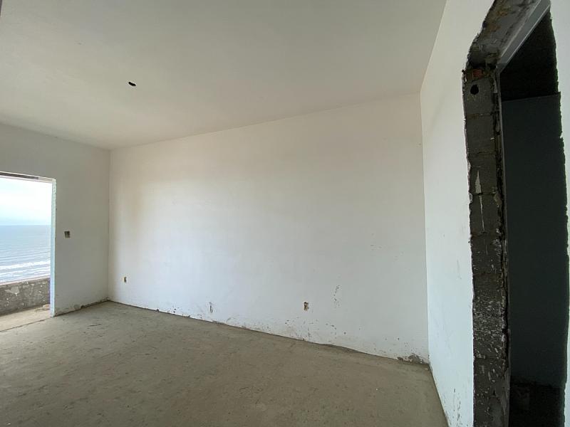 BELÍSSIMO APARTAMENTO, À 50m DO MAR E LAZER COMPLETO — foto 9