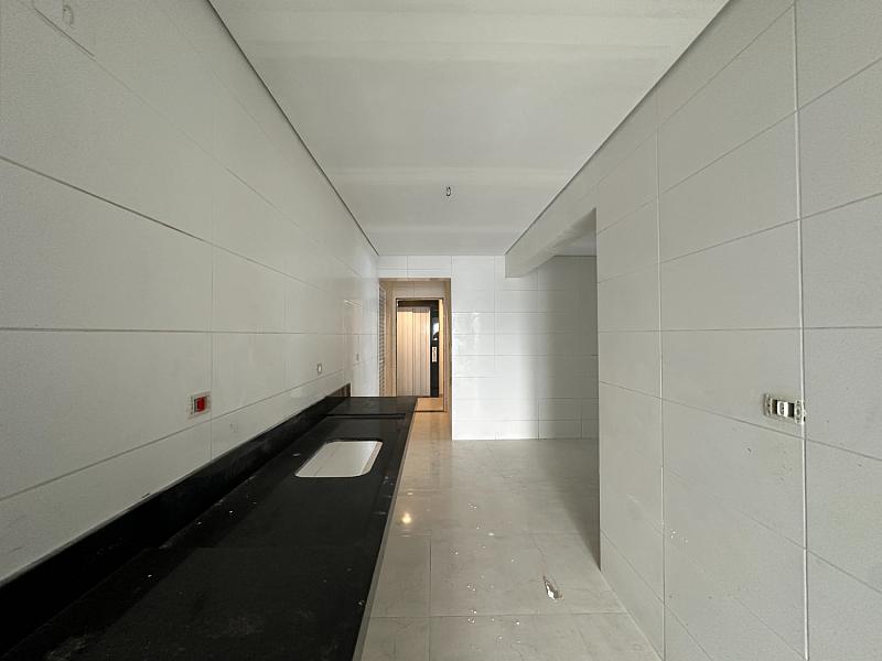 BELÍSSIMO APARTAMENTO, AMPLO E LAZER COMPLETO — foto 7