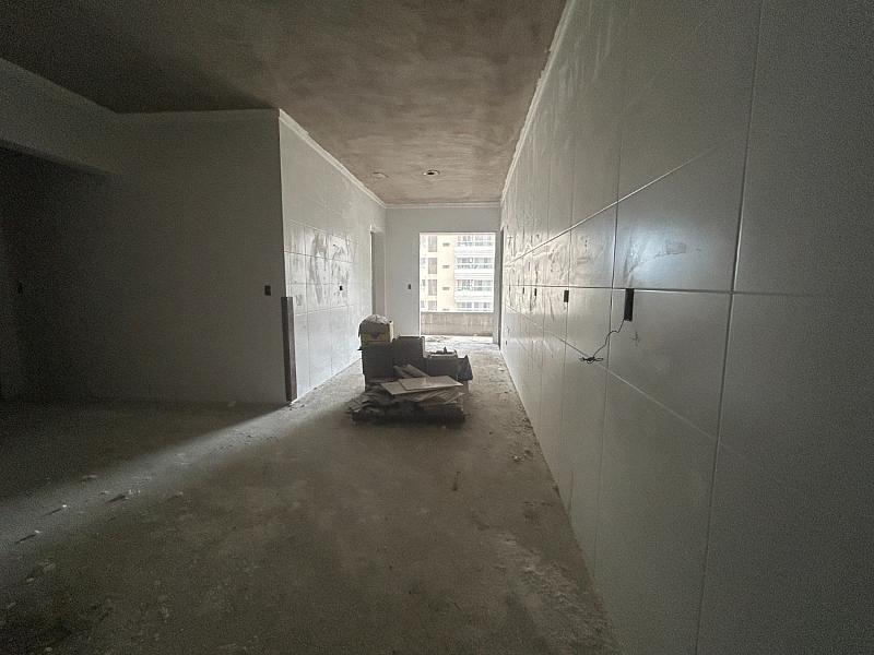 EXCELENTE APARTAMENTO, AMPLO E LAZER COMPLETO — foto 4