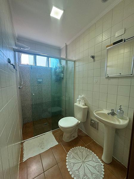 BELÍSSIMO APARTAMENTO, AMPLO E À 80M DO MAR — foto 8