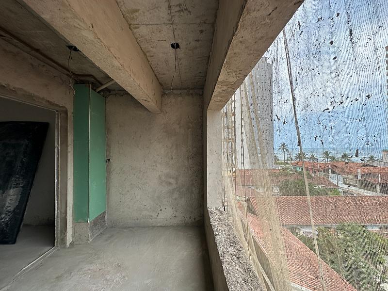 BELÍSSIMO APARTAMENTO, À 50m DO MAR E LAZER COMPLETO — foto 3