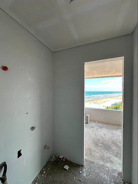 BELÍSSIMA CONSTRUÇÃO, PRÉDIO FRENTE MAR E LAZER COMPLETO — foto 10