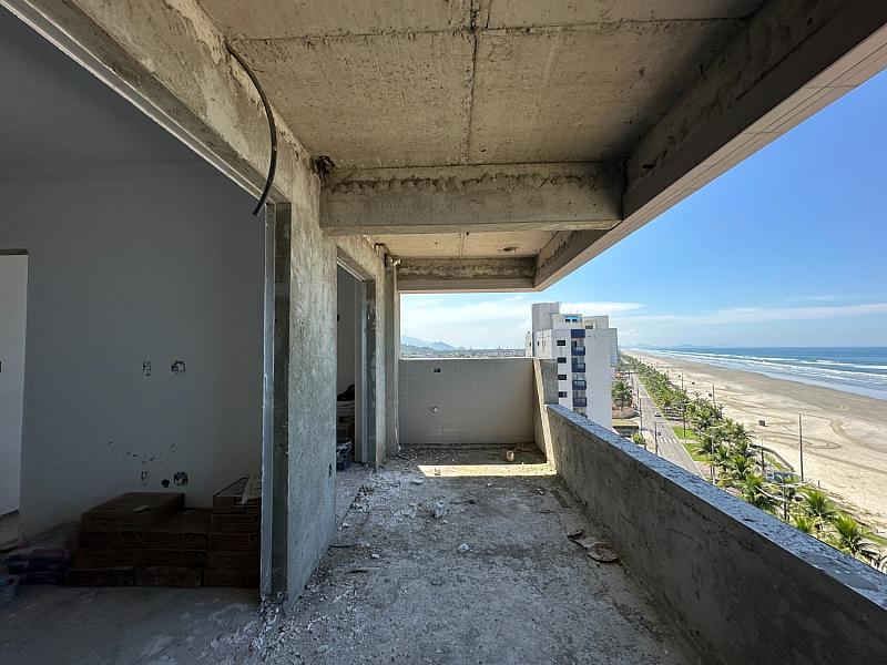 BELISSÍMO APARTAMENTO, À 10M DO MAR E LAZER COMPLETO — foto 2