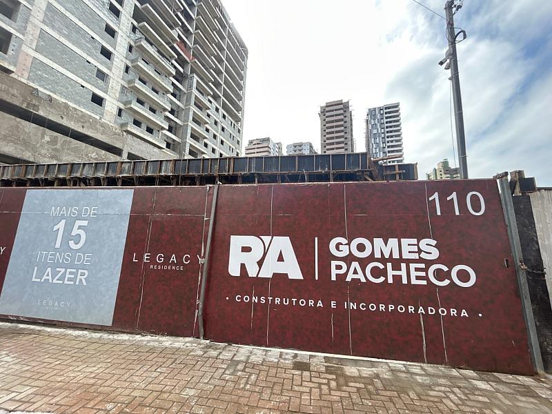 EXCELENTE APARTAMENTO, À 50M DO MAR E LAZER COMPLETO — foto 25