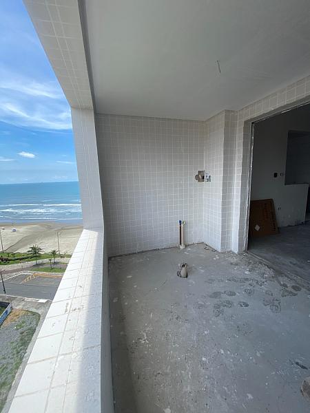 BELÍSSIMA CONSTRUÇÃO, À 50m DO MAR E LAZER COMPLETO — foto 2