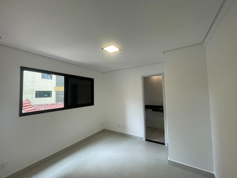 EXCELENTE CASA EM CONDOMÍNIO, FINO ACABAMENTO E À 300M DO MAR — foto 6