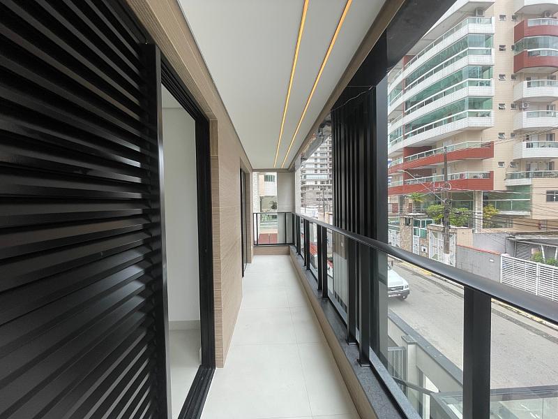 EXCELENTE CASA EM CONDOMÍNIO, FINO ACABAMENTO E À 300M DO MAR — foto 2