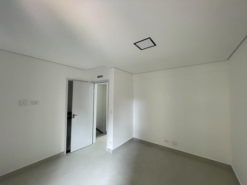 EXCELENTE CASA EM CONDOMÍNIO, FINO ACABAMENTO E À 300M DO MAR — foto 10