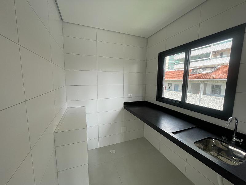 EXCELENTE CASA EM CONDOMÍNIO, FINO ACABAMENTO E À 300M DO MAR — foto 14