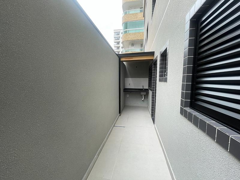EXCELENTE CASA EM CONDOMÍNIO, FINO ACABAMENTO E À 300M DO MAR — foto 6