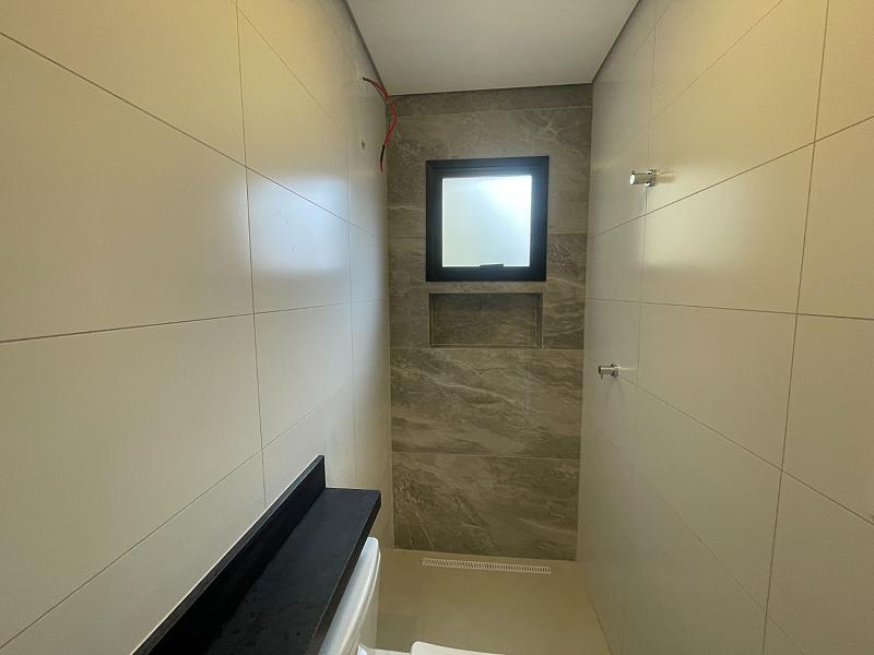 EXCELENTE CASA EM CONDOMÍNIO, FINO ACABAMENTO E À 300M DO MAR — foto 7