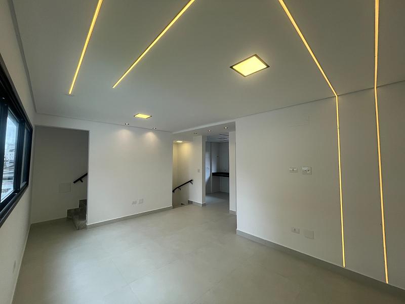 EXCELENTE CASA EM CONDOMÍNIO, FINO ACABAMENTO E À 300M DO MAR — foto 3