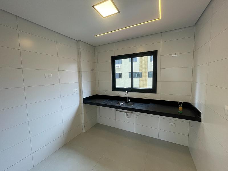 EXCELENTE CASA EM CONDOMÍNIO, FINO ACABAMENTO E À 300M DO MAR — foto 4