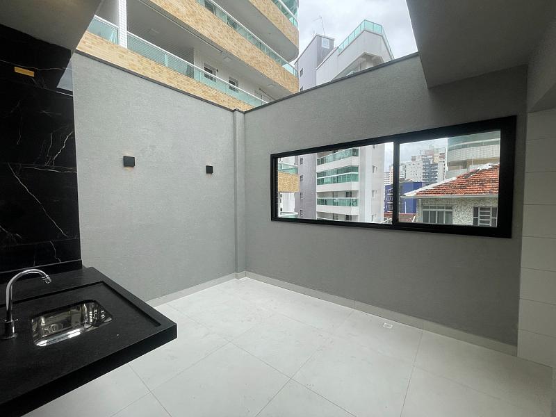 EXCELENTE CASA EM CONDOMÍNIO, FINO ACABAMENTO E À 300M DO MAR — foto 2