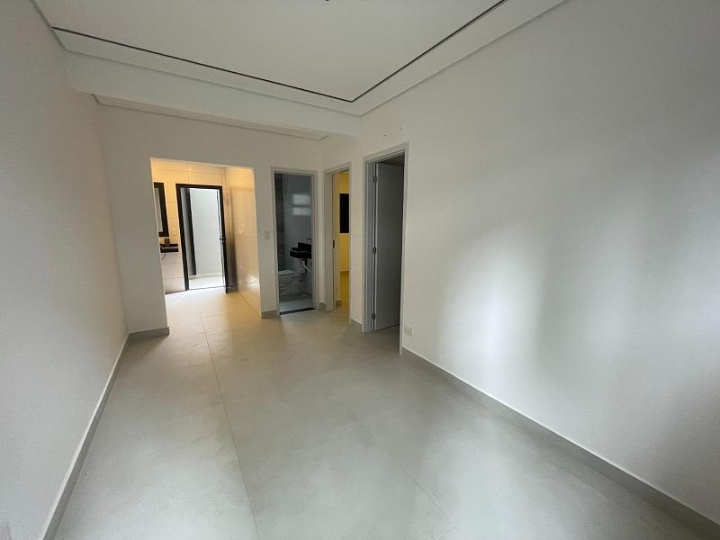 EXCELENTE CASA EM CONDOMÍNIO, FINO ACABAMENTO E À 300M DO MAR — foto 4