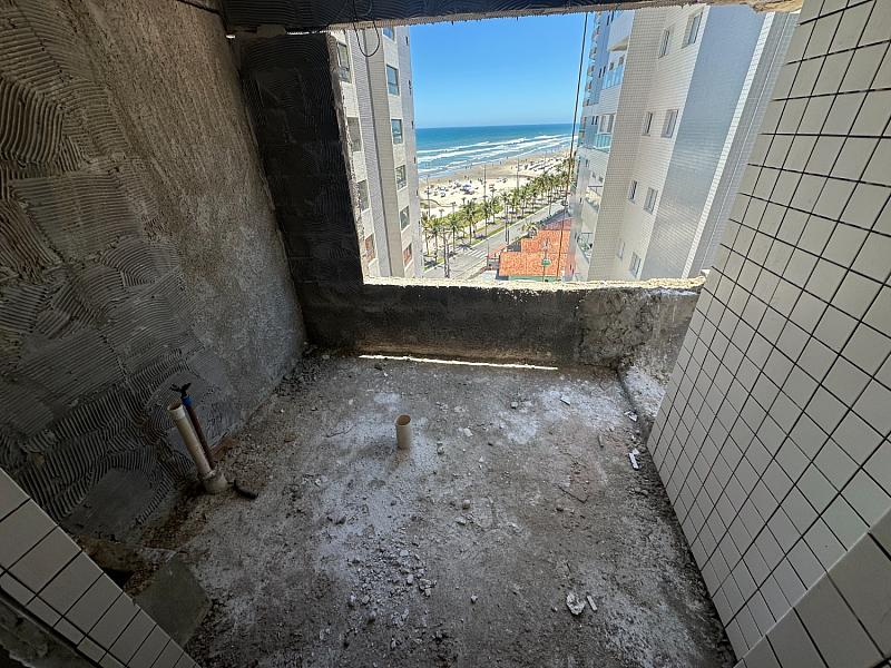 BELÍSSIMA CONSTRUÇÃO, À 50m DO MAR E LAZER COMPLETO — foto 3