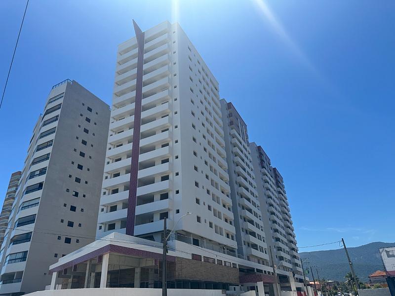 BELÍSSIMA CONSTRUÇÃO, À 50m DO MAR E LAZER COMPLETO — foto 2