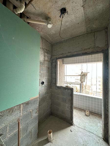 BELÍSSIMO APARTAMENTO, À 50m DO MAR E LAZER COMPLETO — foto 11