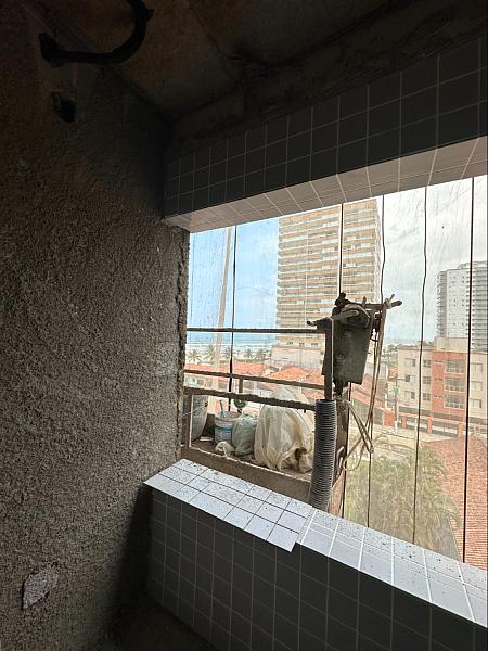 BELÍSSIMO APARTAMENTO, À 50m DO MAR E LAZER COMPLETO — foto 12